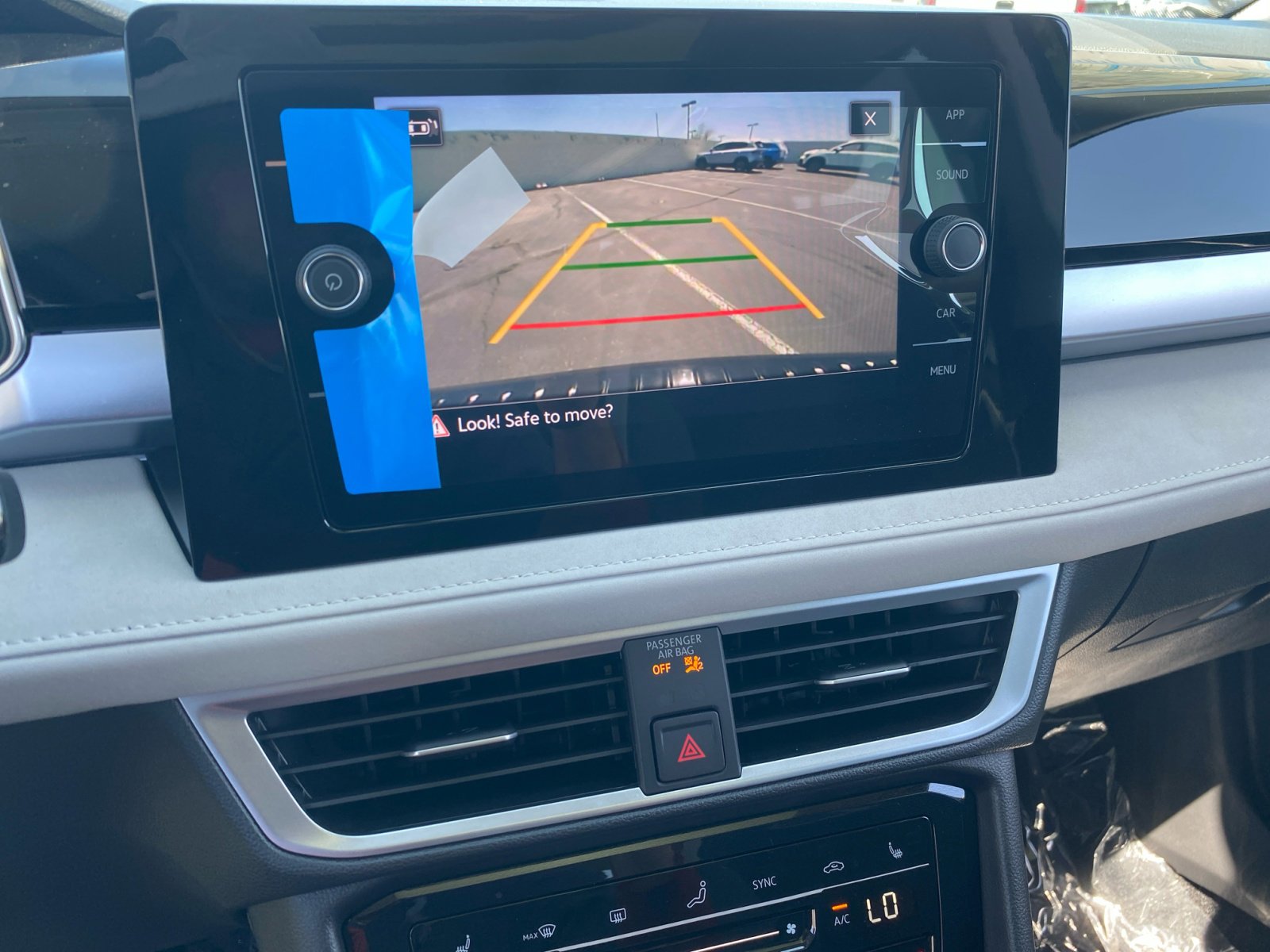 New 2025 Volkswagen Taos SE image 27