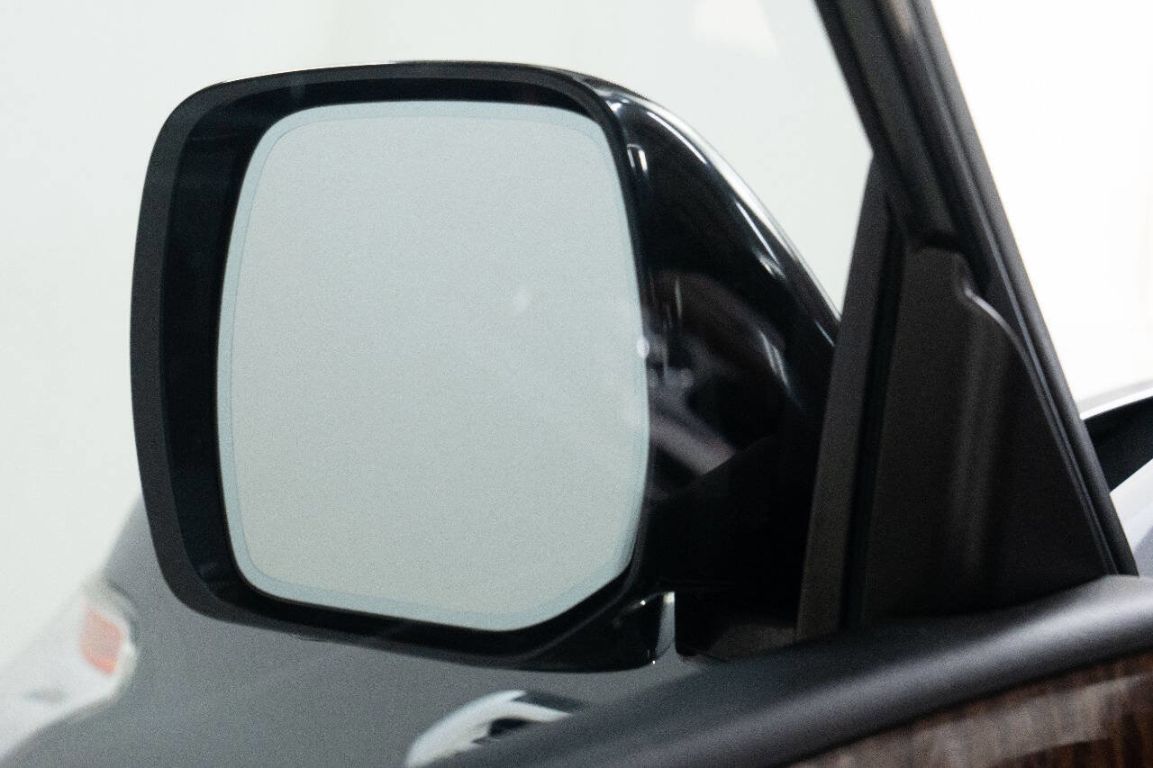 Used 2017 Nissan Armada SL image 25