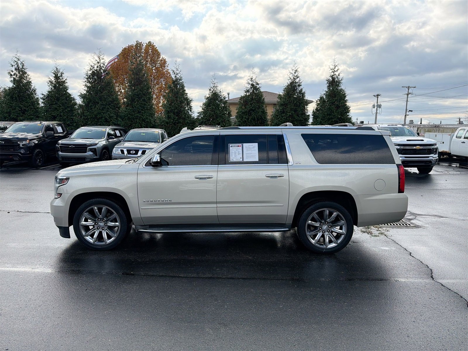 Used 2016 Chevrolet Suburban LTZ image 5