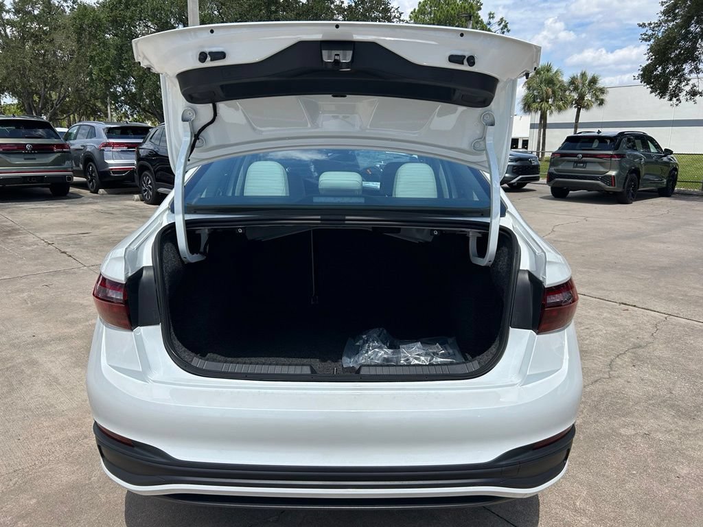 New 2026 Volkswagen Jetta SE FWD image 40