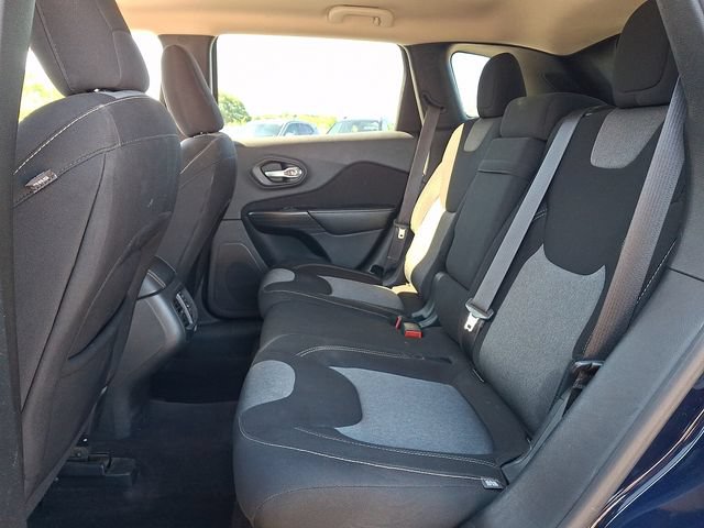 Used 2016 Jeep Cherokee Sport AWD/4WD image 19
