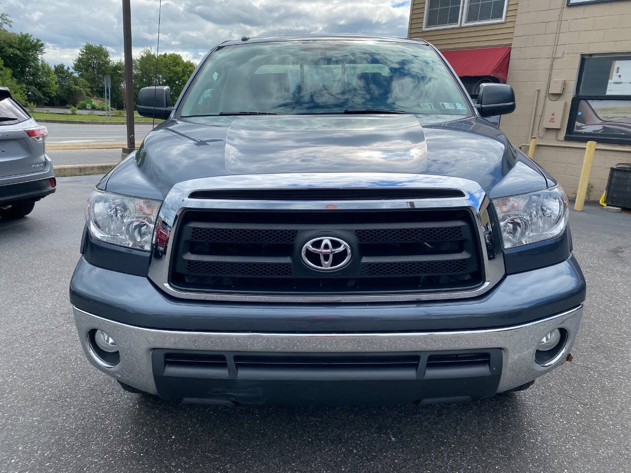 Used 2010 Toyota Tundra 4x4 Double Cab image 8
