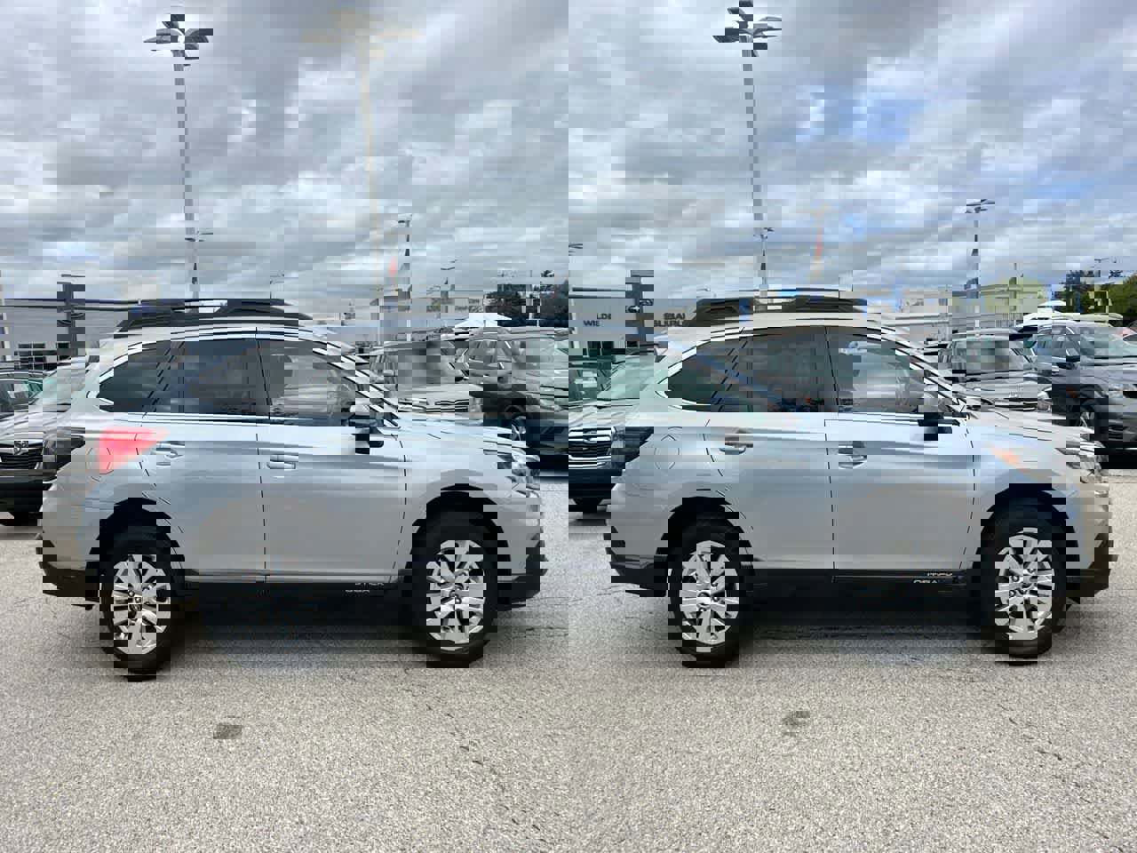 Used 2019 Subaru Outback 2.5i Premium image 14