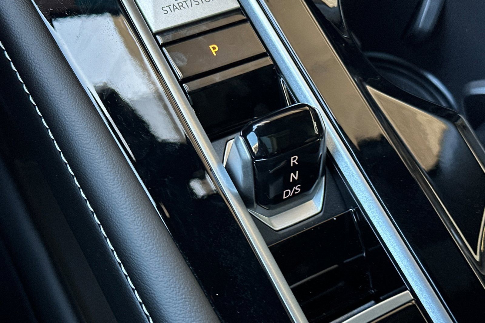 New 2026 Volkswagen Atlas Cross Sport SE FWD image 19