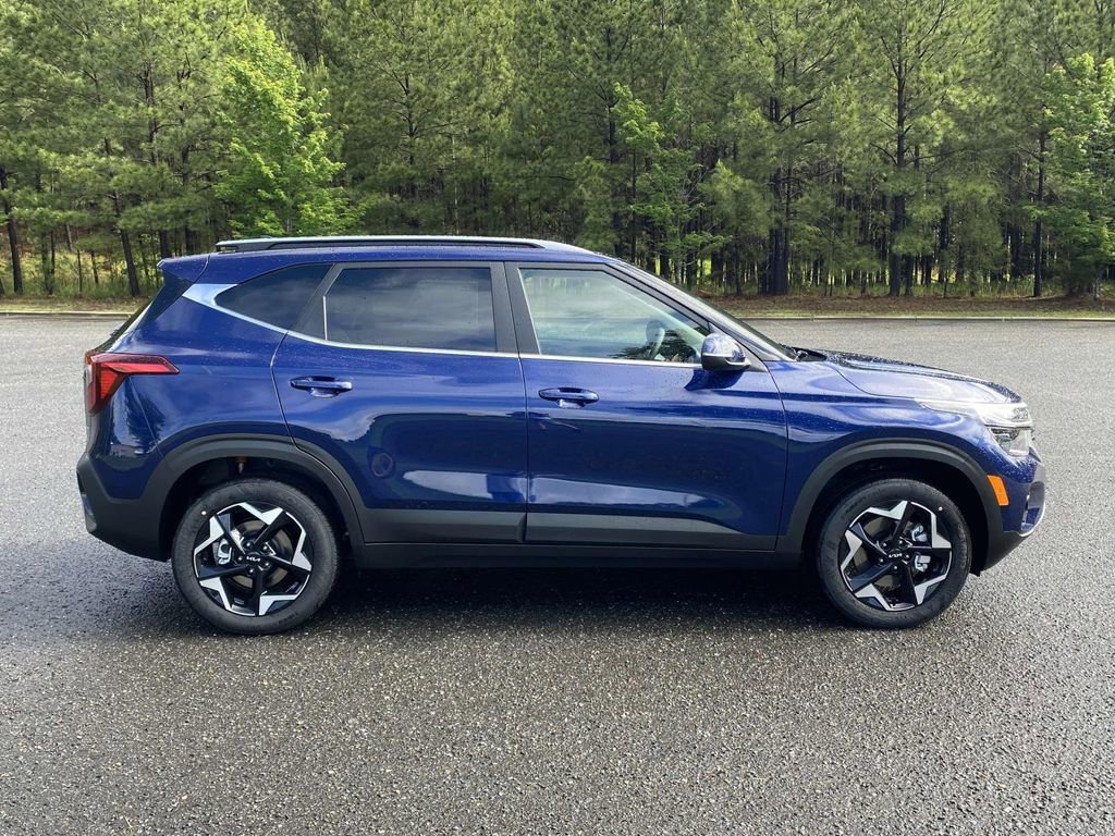 New 2025 Kia Seltos EX w/ EX Sunroof Package