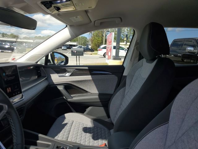 Certified 2025 Volkswagen Tiguan S image 17