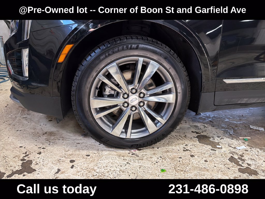 Used 2022 Cadillac XT5 Premium Luxury w/ LPO, Floor Liner Package AWD/4WD image 11