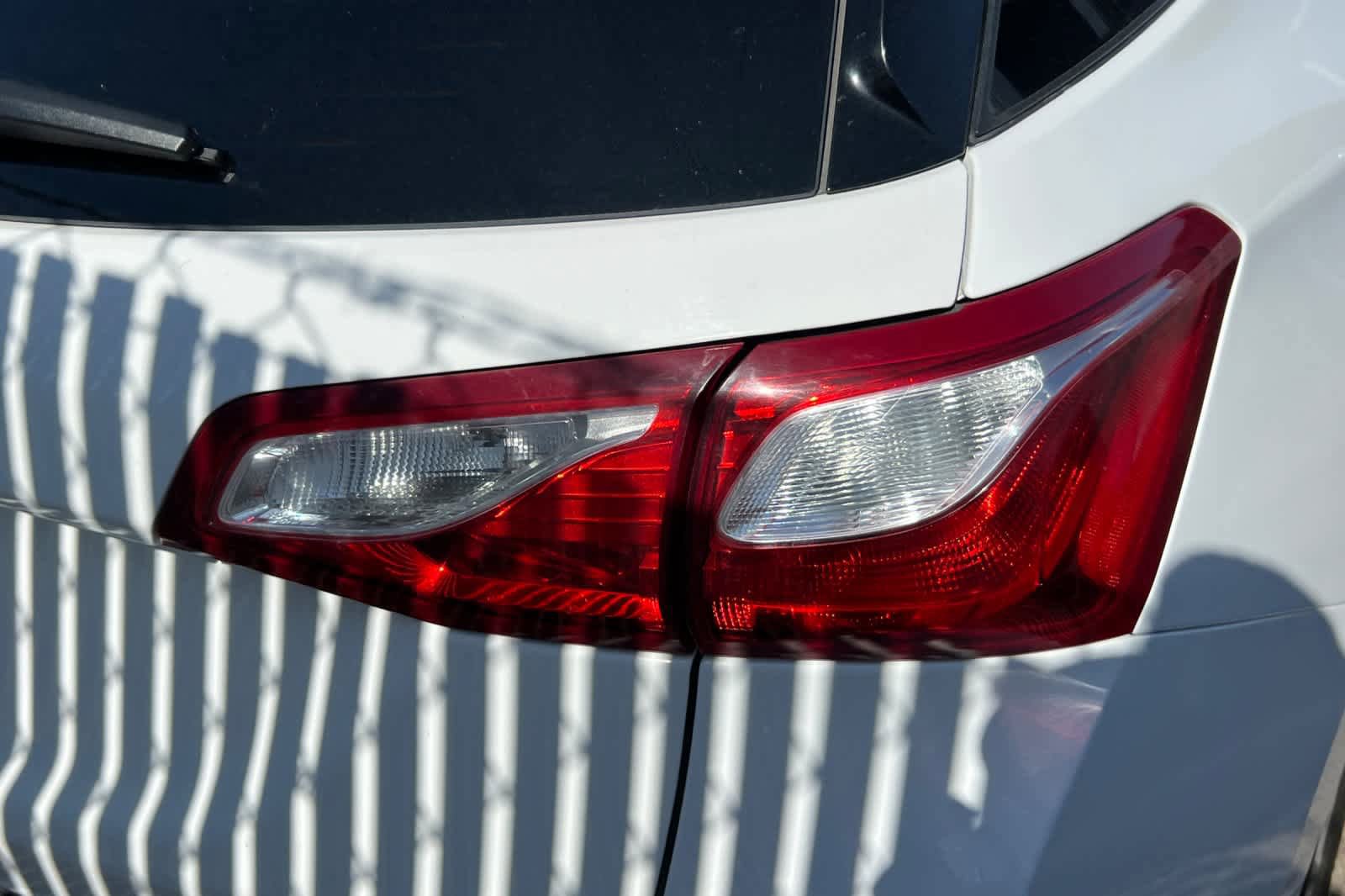 Used 2020 Chevrolet Equinox LT image 18