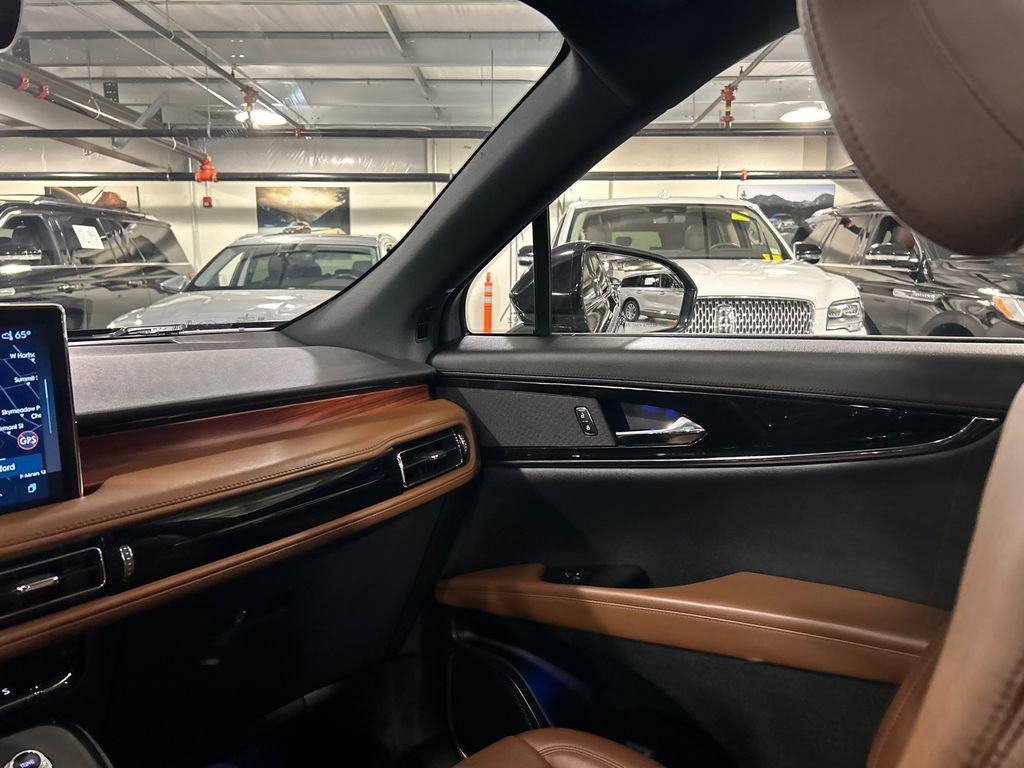 Used 2022 Lincoln Nautilus Reserve AWD/4WD image 25