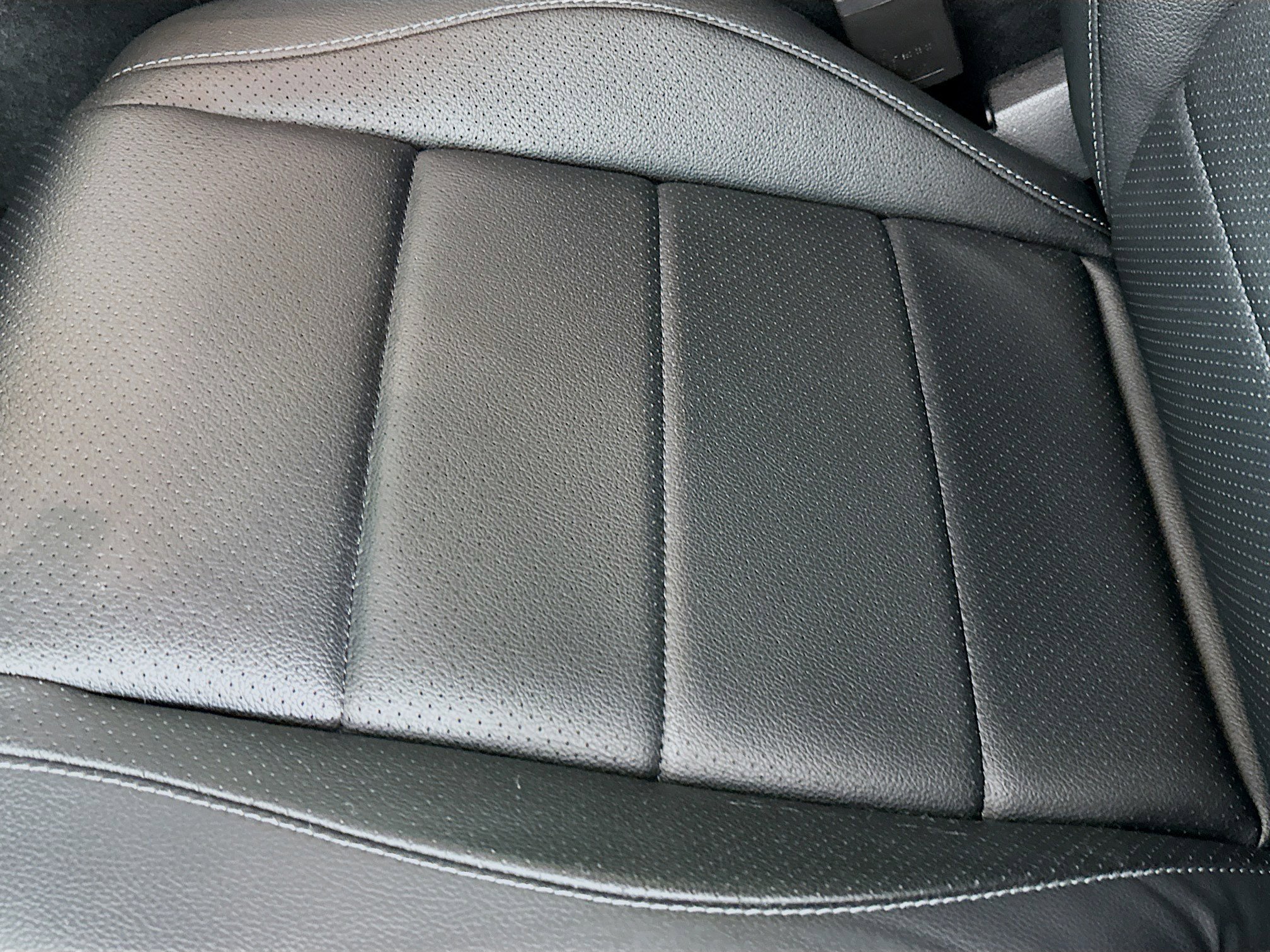 Certified 2021 Mercedes-Benz GLE 350 4MATIC w/ Premium Package image 25