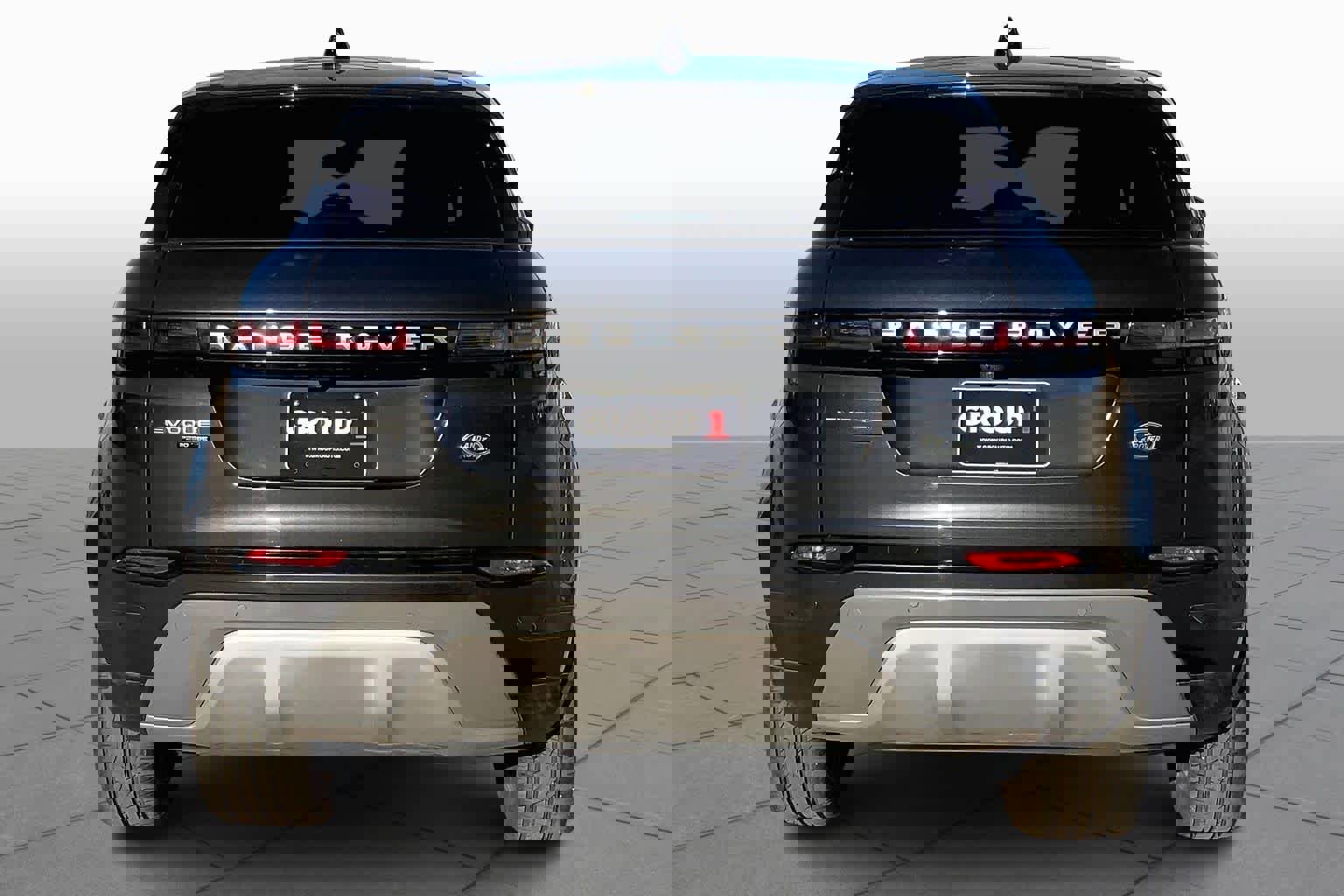 Used 2020 Land Rover Range Rover Evoque SE image 5