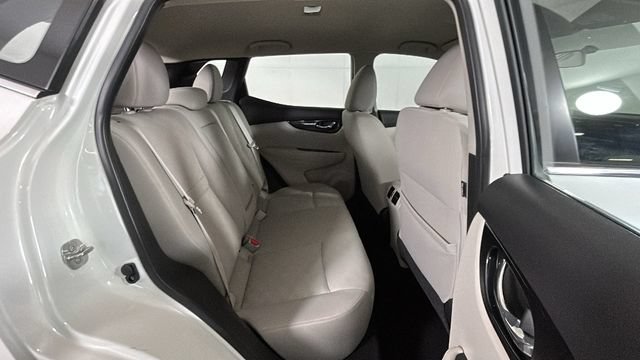 Used 2018 Nissan Rogue Sport SV w/ SV All-Weather Package FWD image 30