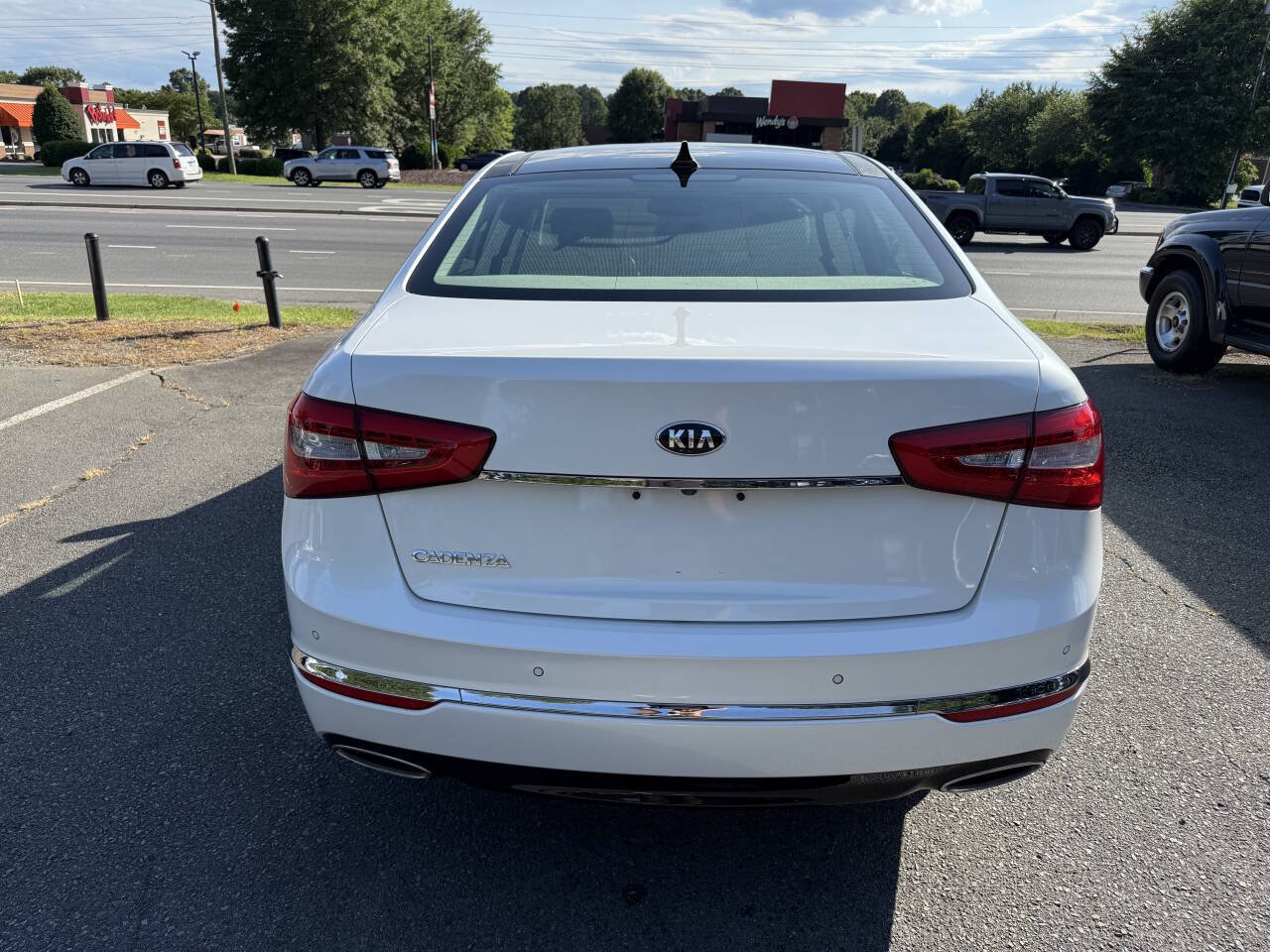 Used 2015 Kia Cadenza Premium w/ Luxury Package FWD image 6