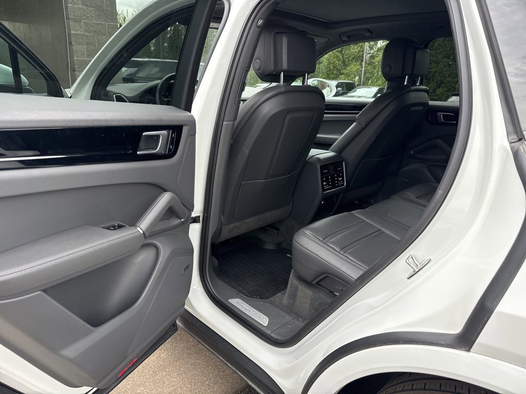 Certified 2020 Porsche Cayenne image 9