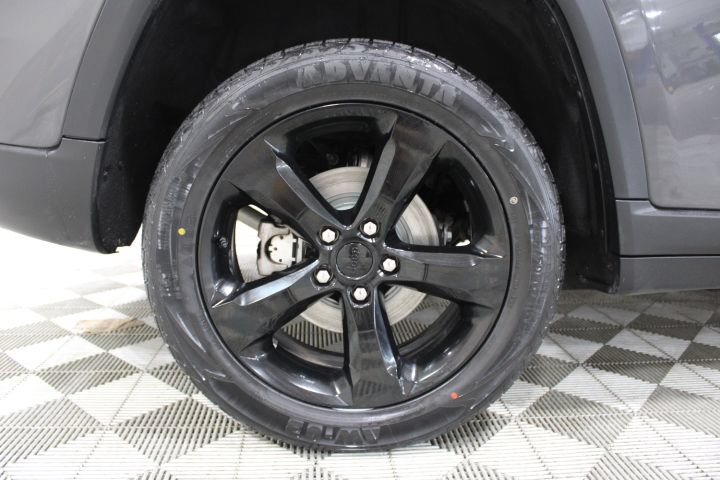 Used 2023 Jeep Grand Cherokee Altitude AWD/4WD image 46