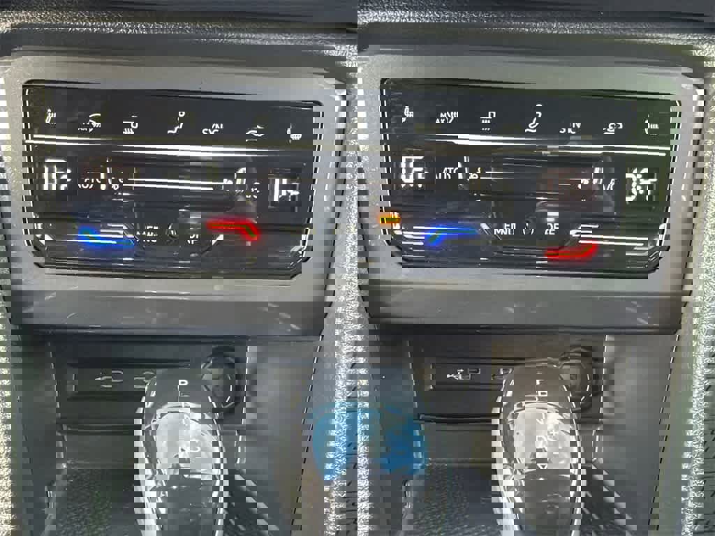 Used 2022 Volkswagen Tiguan SEL R-Line image 29