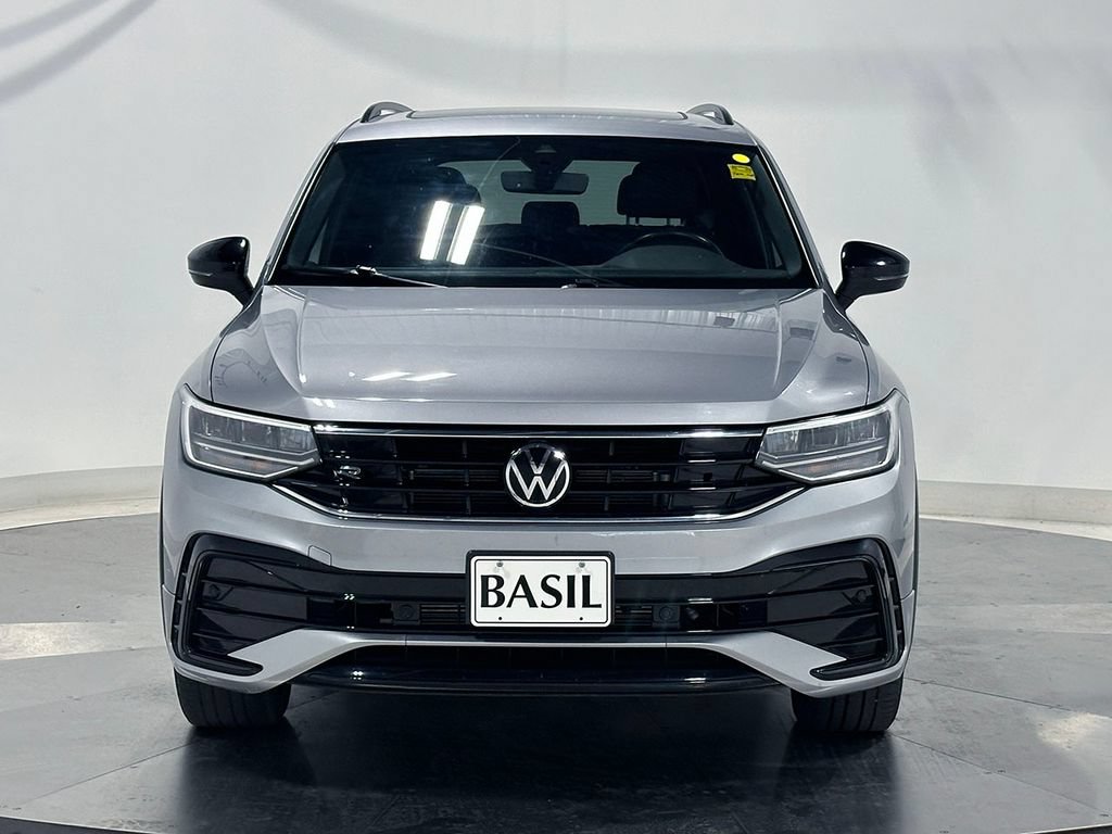 Used 2022 Volkswagen Tiguan SE R-Line AWD/4WD image 9