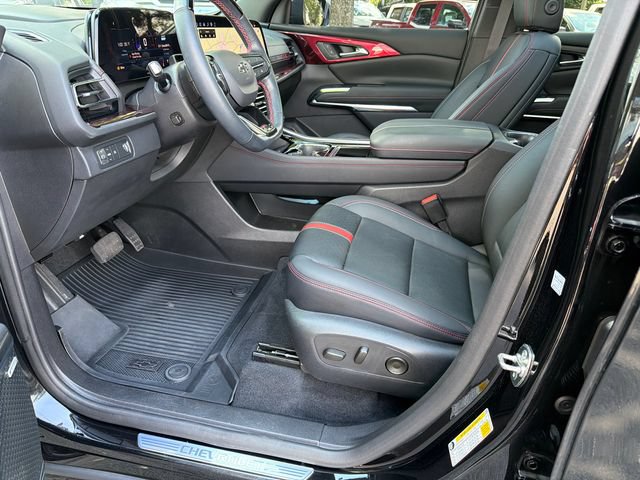 Used 2024 Chevrolet Traverse RS FWD image 9