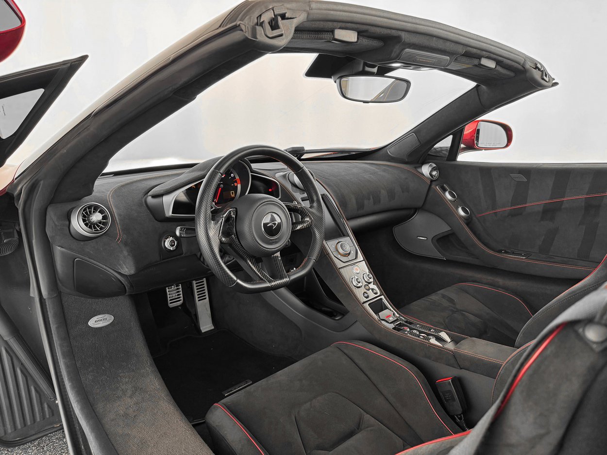 Used 2015 McLaren 650S Spider image 13