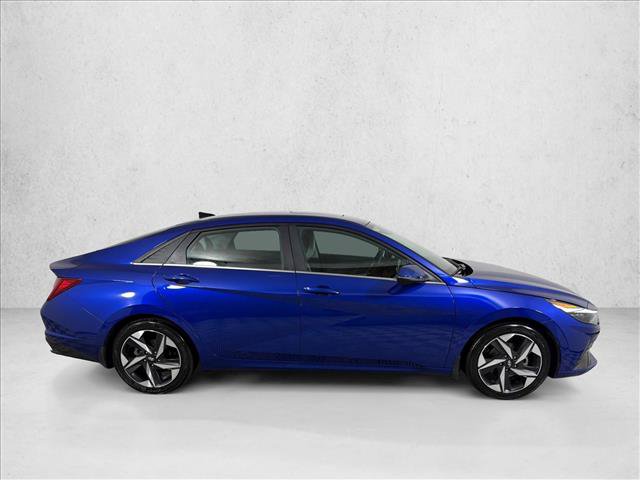 Used 2023 Hyundai Elantra Limited FWD image 4
