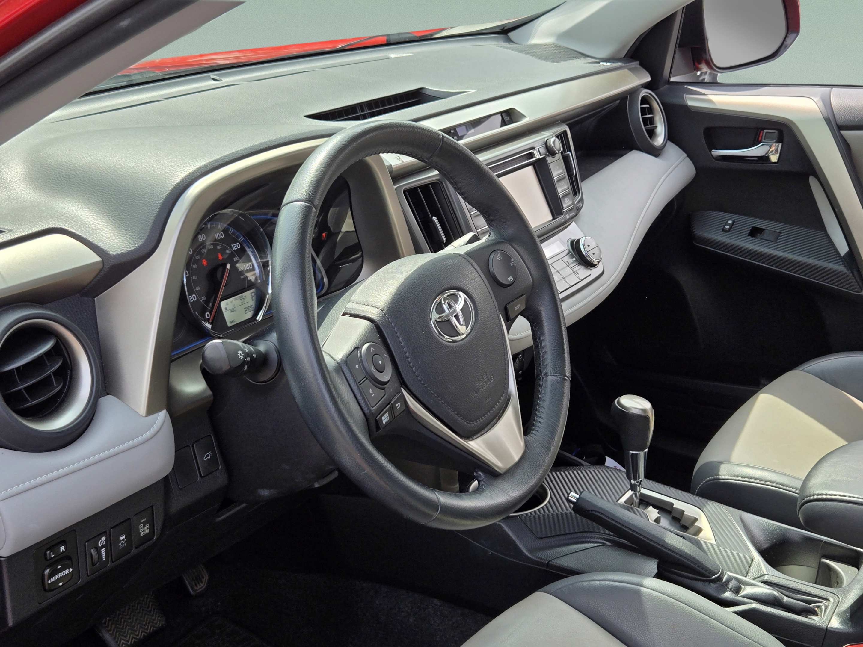 Used 2015 Toyota RAV4 Limited w/ Technology Package FWD image 11