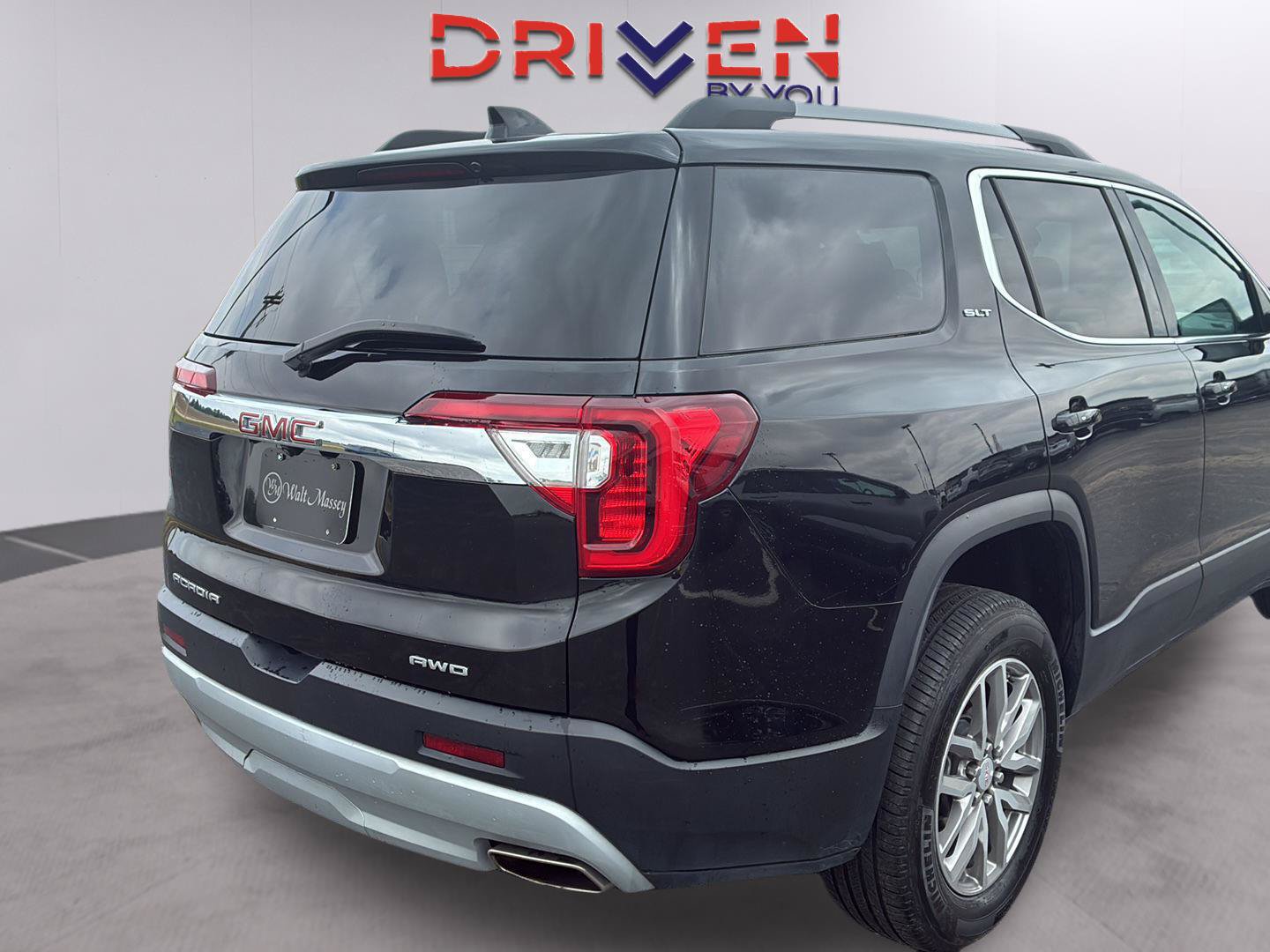 Used 2023 GMC Acadia SLT AWD/4WD image 23