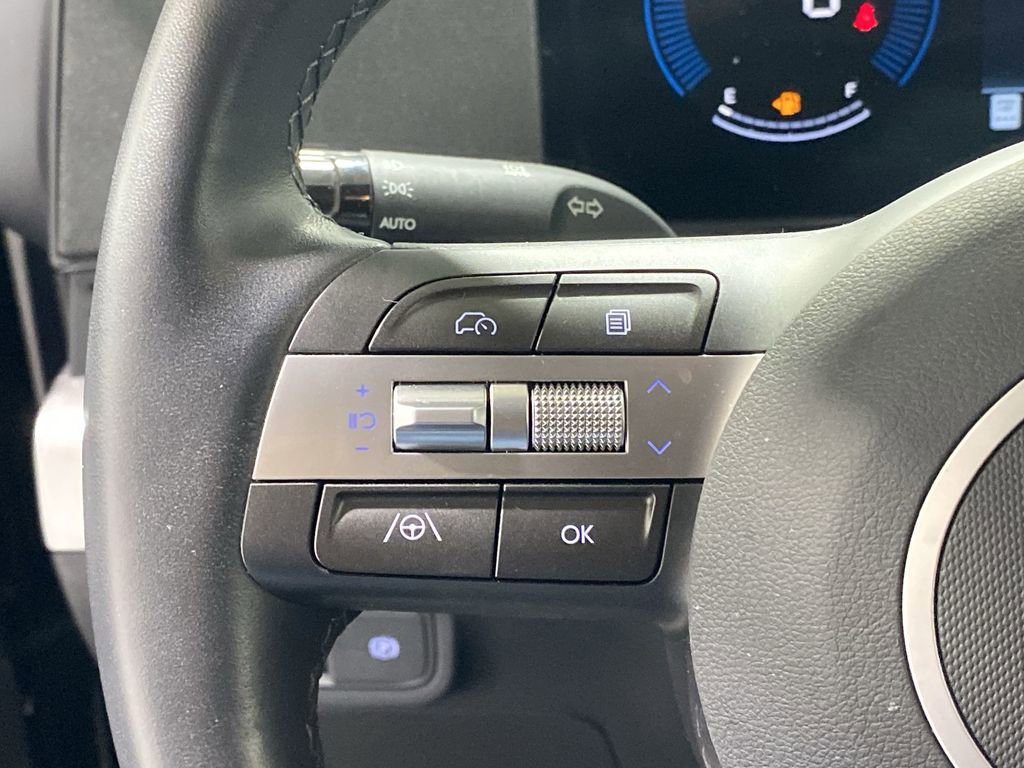 Used 2025 Hyundai Kona SEL image 31
