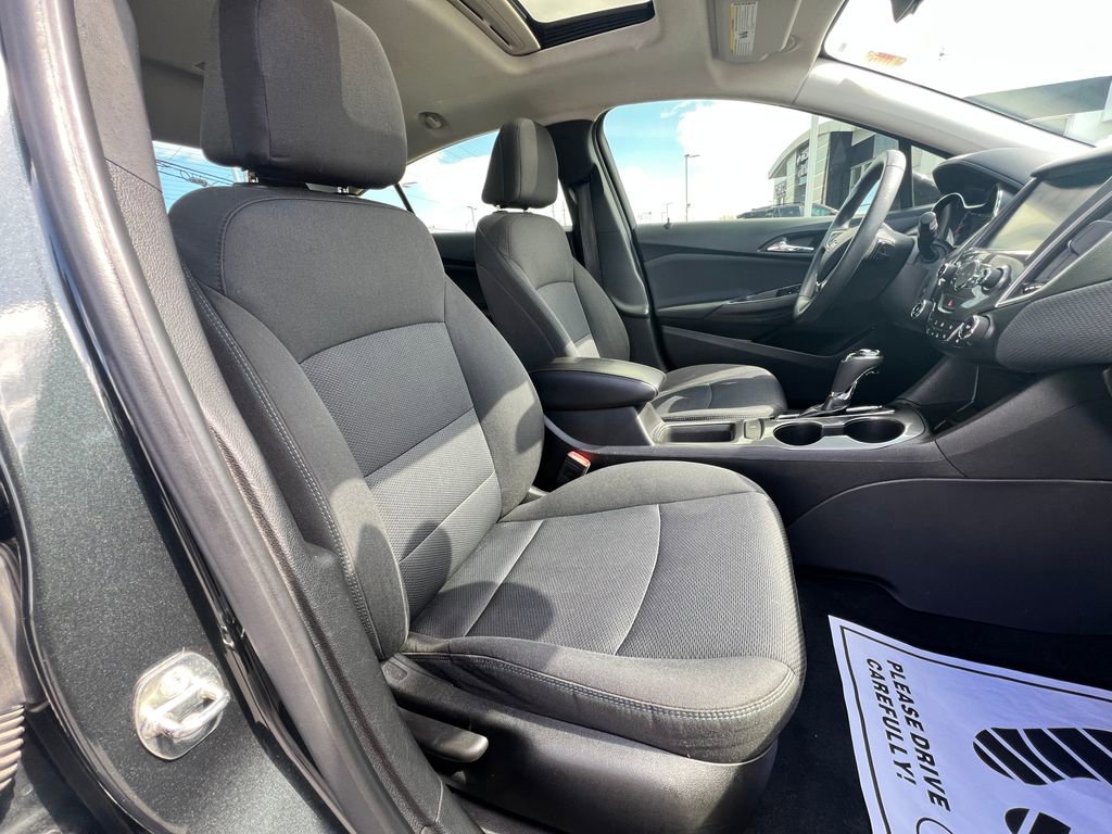 Used 2018 Chevrolet Cruze LT w/ Sun And Sound Package image 33