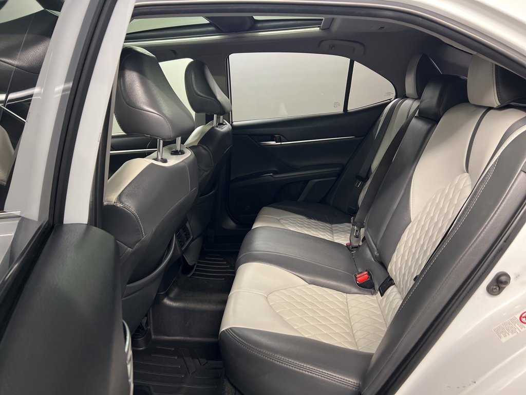 Used 2019 Toyota Camry XSE image 28