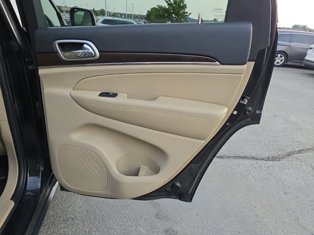 Used 2018 Jeep Grand Cherokee Limited AWD/4WD image 30