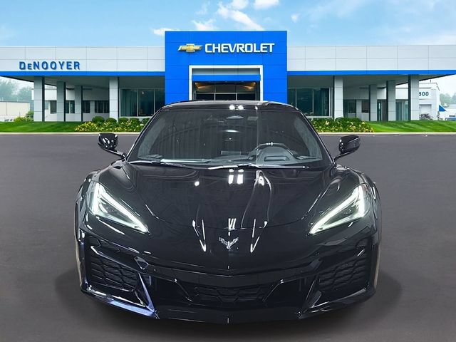 Used 2025 Chevrolet Corvette Z06 w/ Stealth Interior Trim Package RWD video 2