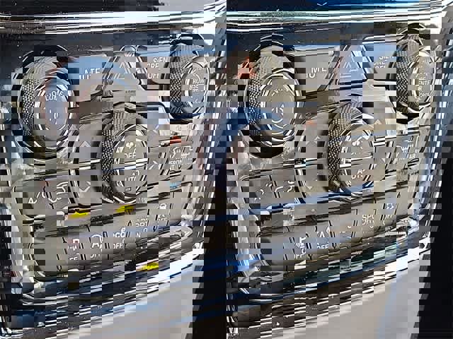 Used 2019 Jeep Grand Cherokee Limited image 24