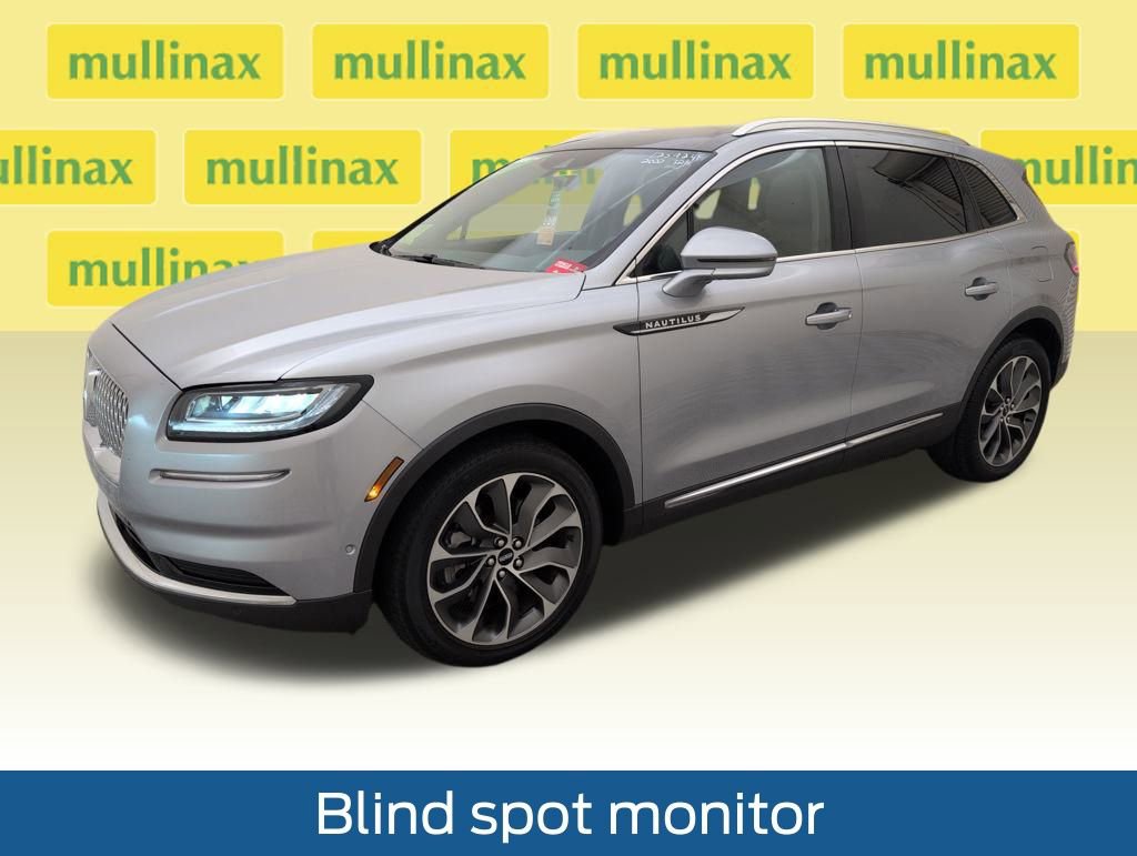 Used 2022 Lincoln Nautilus Reserve w/ Equipment Group 201A image 13