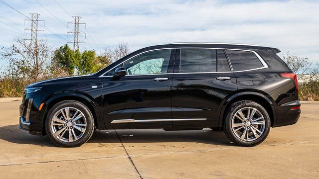 New 2025 Cadillac XT6 Premium Luxury w/ Platinum Package FWD image 4