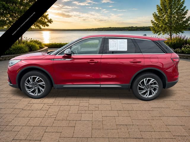 Used 2025 Lincoln Corsair AWD w/ Equipment Group 101A image 3