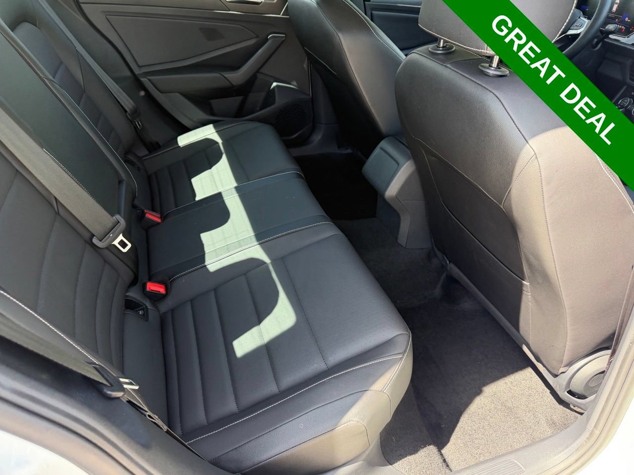 Used 2024 Volkswagen Jetta SE FWD image 32