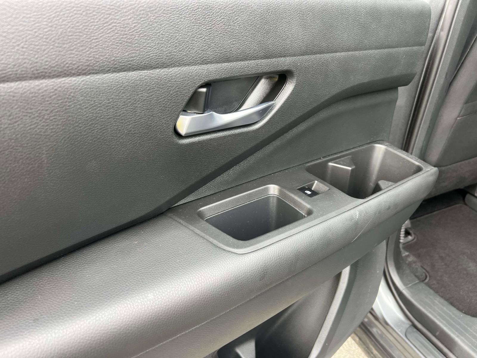 Used 2022 Nissan Pathfinder SV w/ SV Premium Package image 12