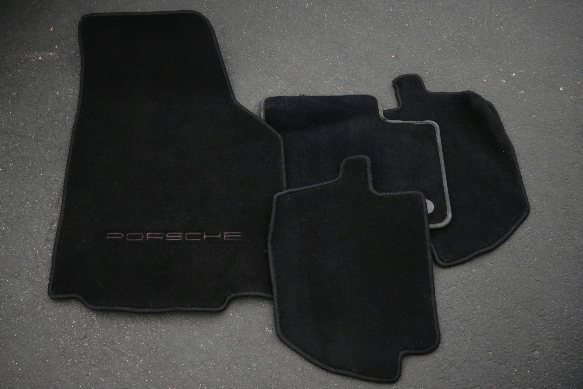 Used 2000 Porsche 911 Cabriolet image 32