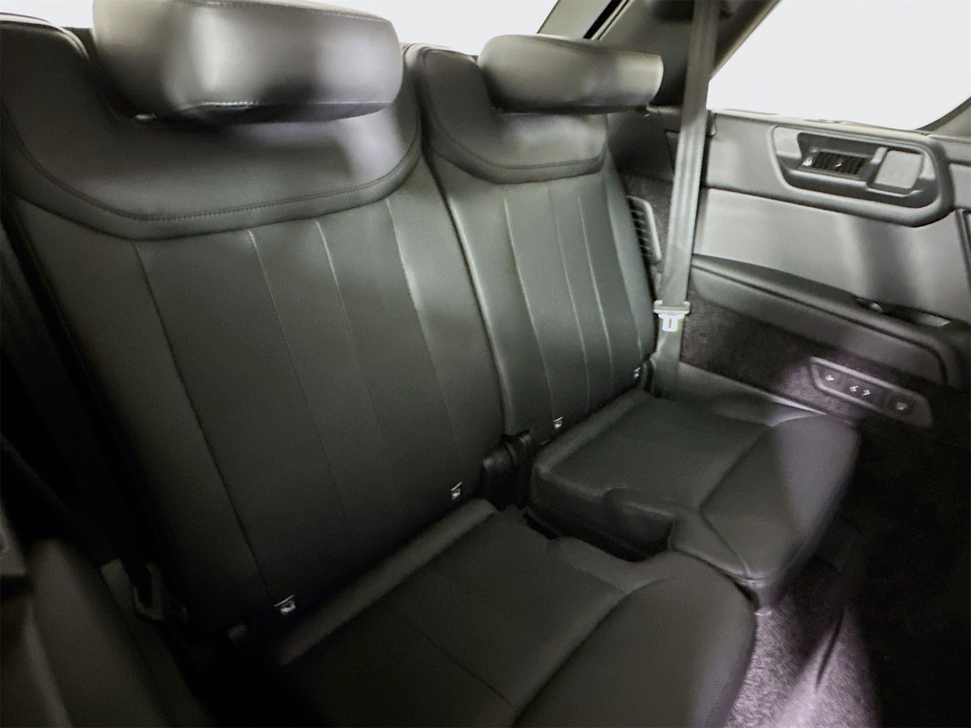 Used 2025 Land Rover Range Rover Long Wheelbase Autobiography image 29