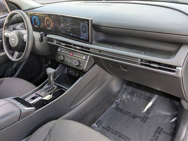 Used 2025 Hyundai Tucson SE FWD image 21
