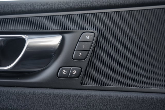 New 2026 Volvo XC60 B5 Plus w/ Protection Package Premier image 39