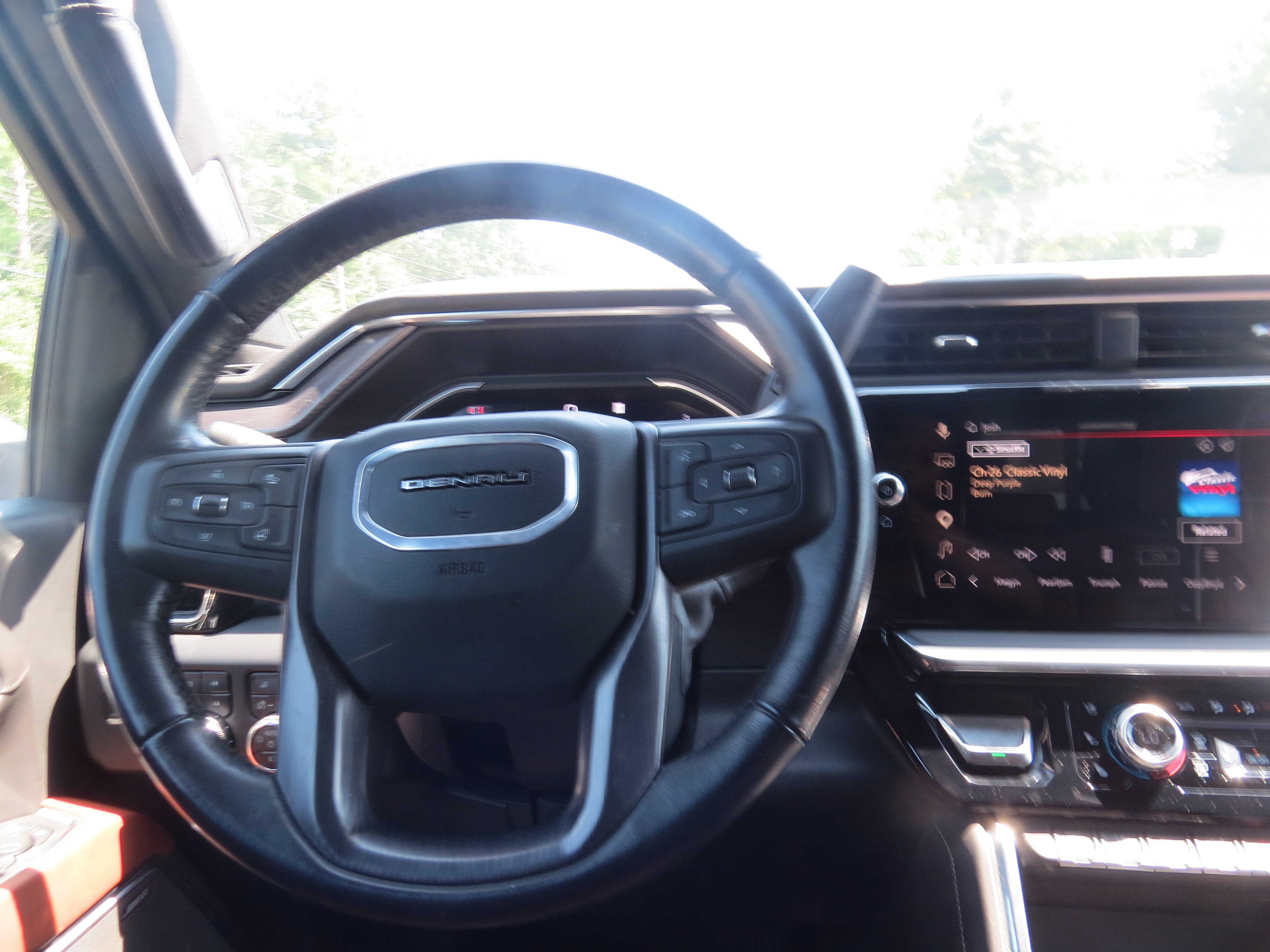Used 2024 GMC Sierra 2500 Denali Ultimate AWD/4WD image 15