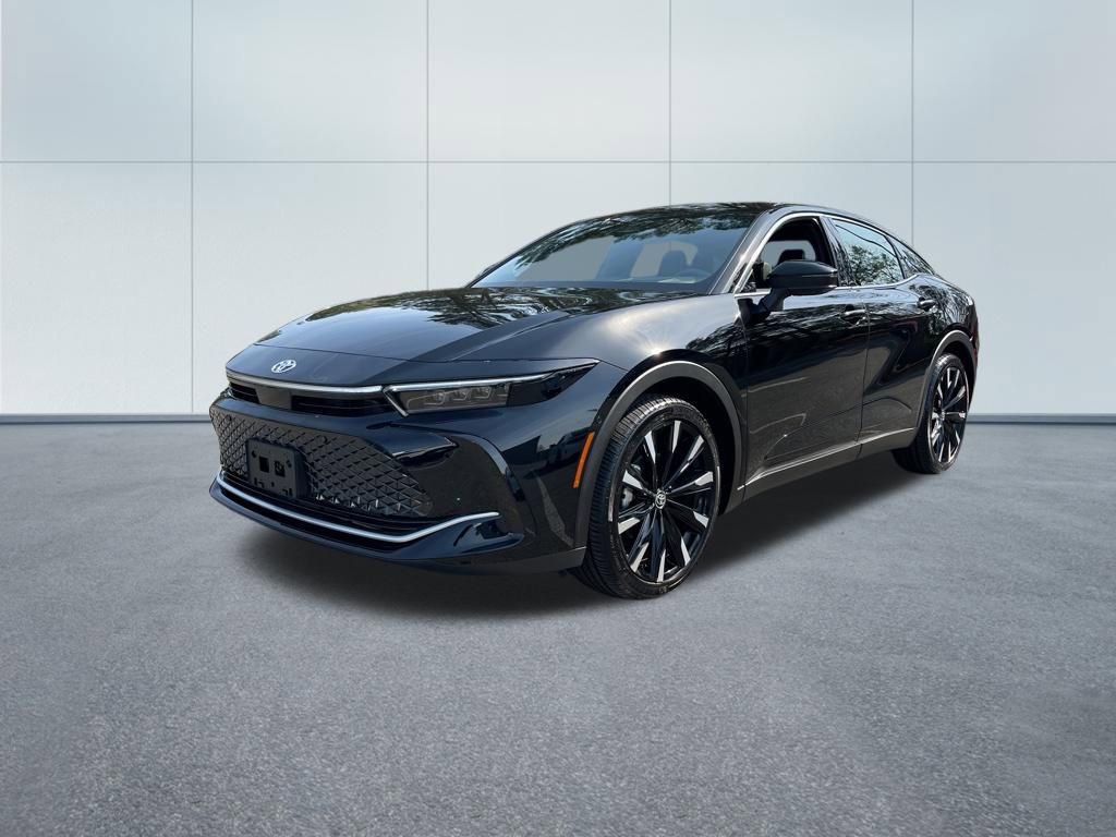 Used 2025 Toyota Crown Platinum image 2