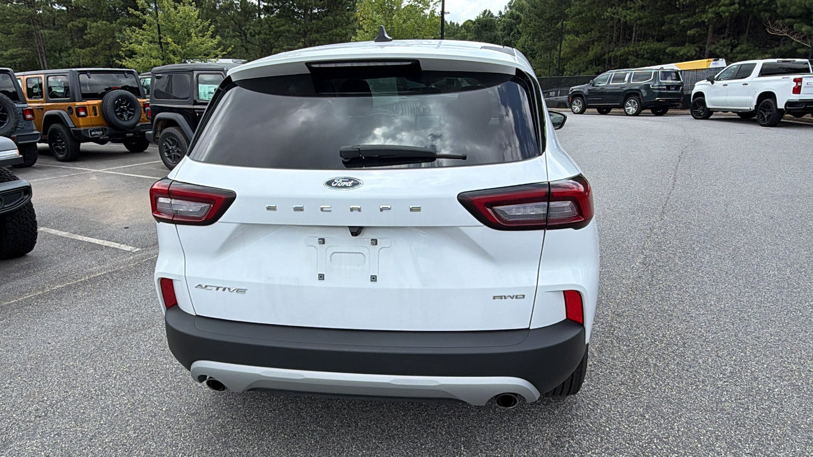 Used 2025 Ford Escape Active AWD/4WD image 9