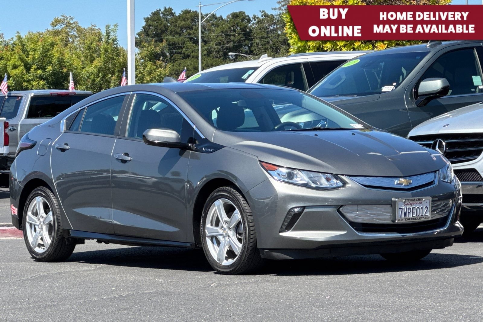 Used 2017 Chevrolet Volt LT FWD image 1