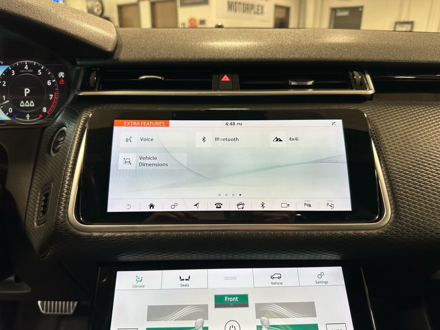 Used 2019 Land Rover Range Rover Velar R-Dynamic SE image 27