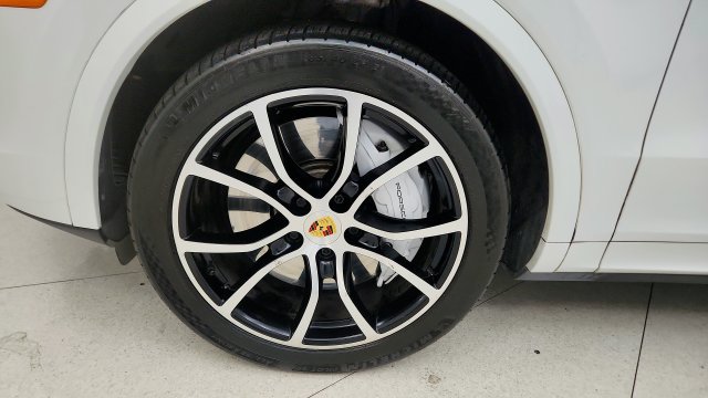 Used 2019 Porsche Cayenne Turbo AWD/4WD image 78