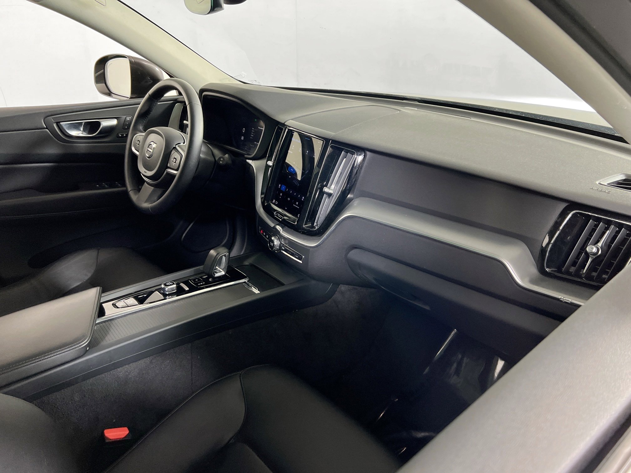 Used 2023 Volvo XC60 B5 Core w/ Protection Package Premier image 28