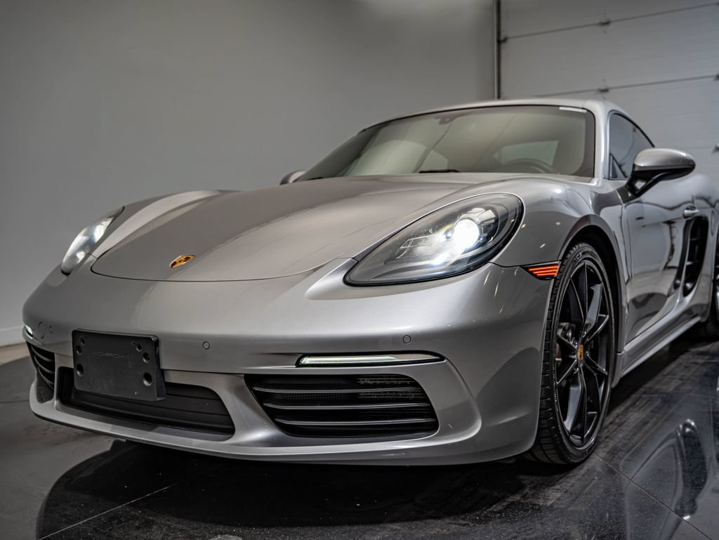 Used 2017 Porsche 718 Cayman RWD image 16