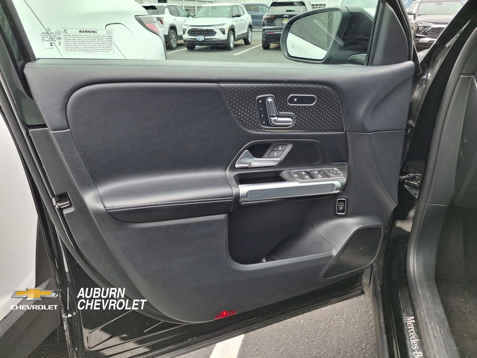 Used 2024 Mercedes-Benz GLB 250 image 8